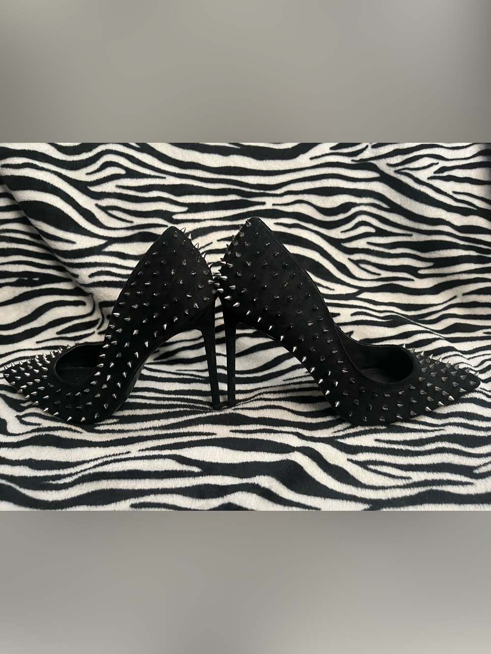 Black spiky Pointed-Toe Stiletto high heels size 7